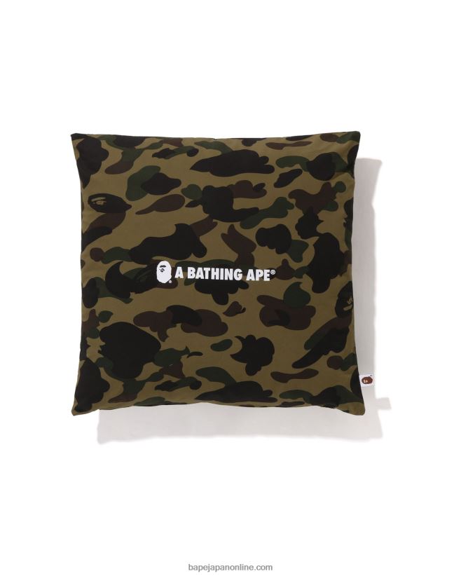 BAPE シャーク＆タイガー クッション 40cm x 40cm 赤緑迷彩 BAPE シャーク＆タイガー クッション 40cm x 40cm 赤緑迷彩